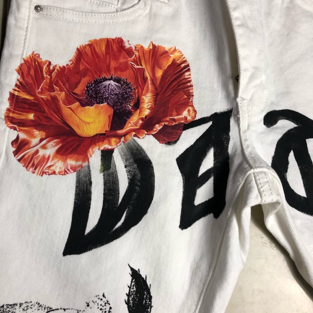 Embellish shorts - Picture 2 of 3